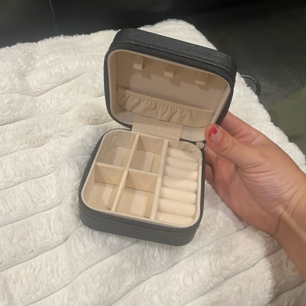 Jewelry travel case
